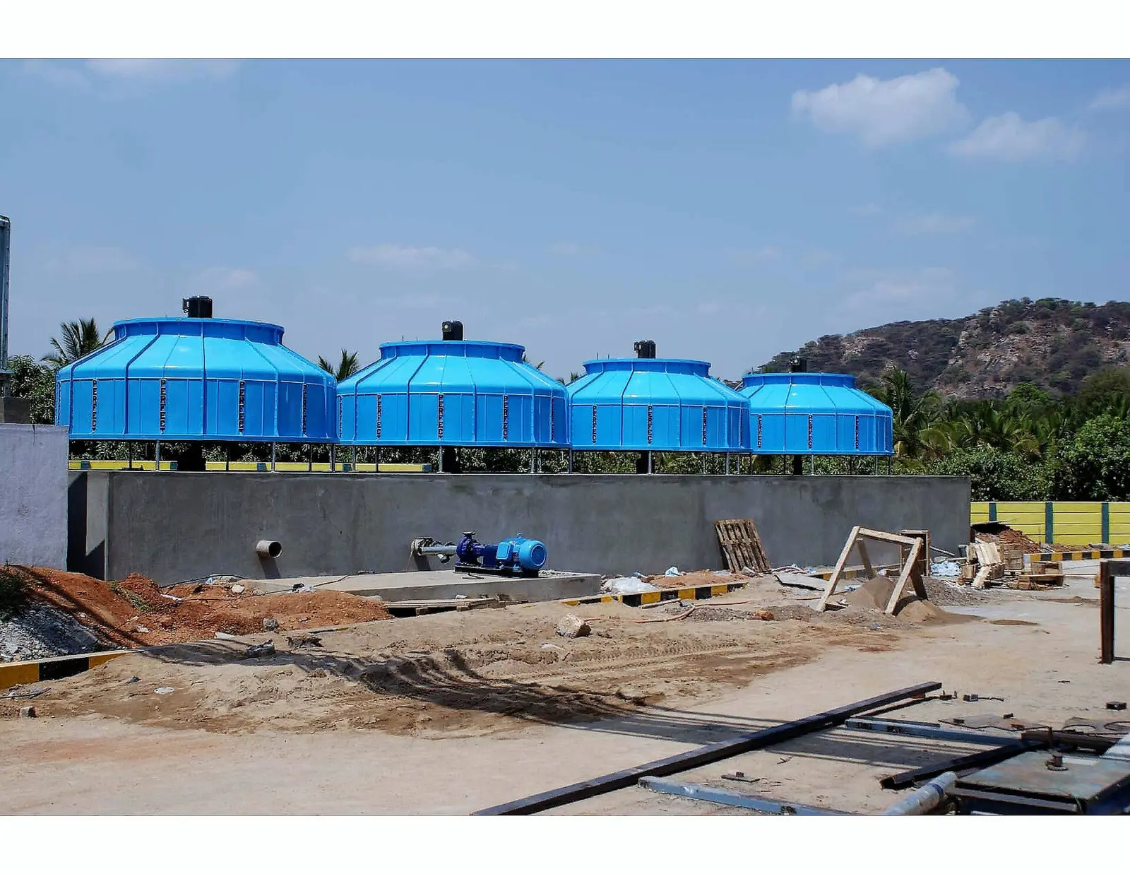 Counter-flow cooling towers