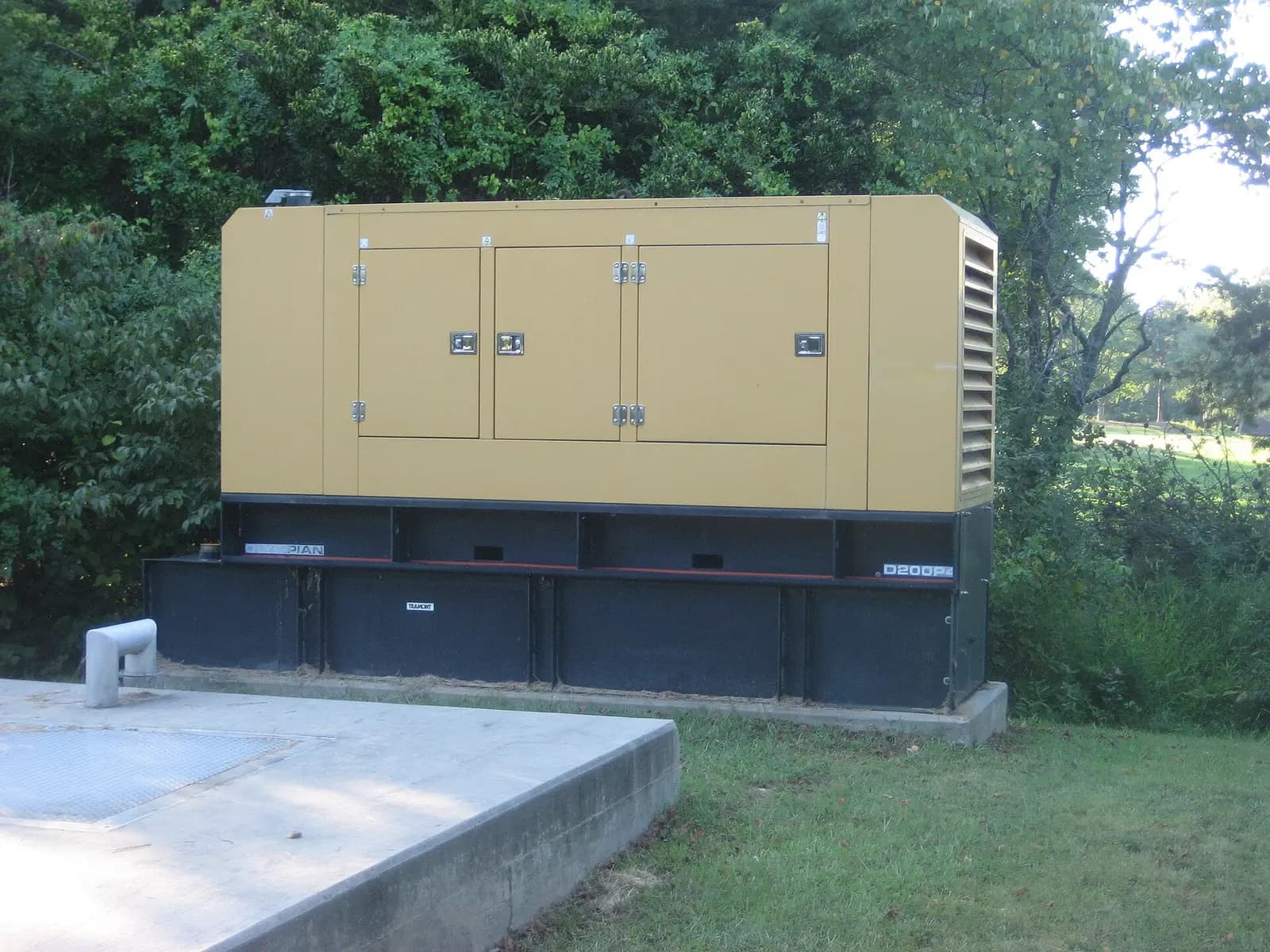 Silent diesel generator set