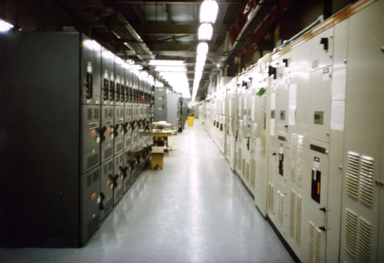 Low-voltage switchgear and motor control centre