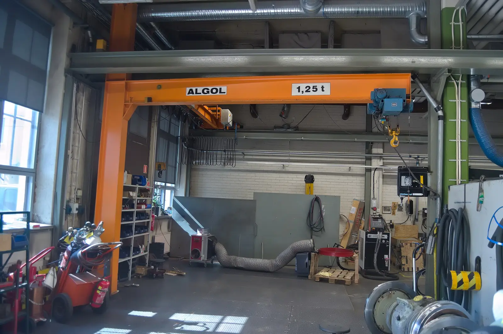 Jib crane in a workshop