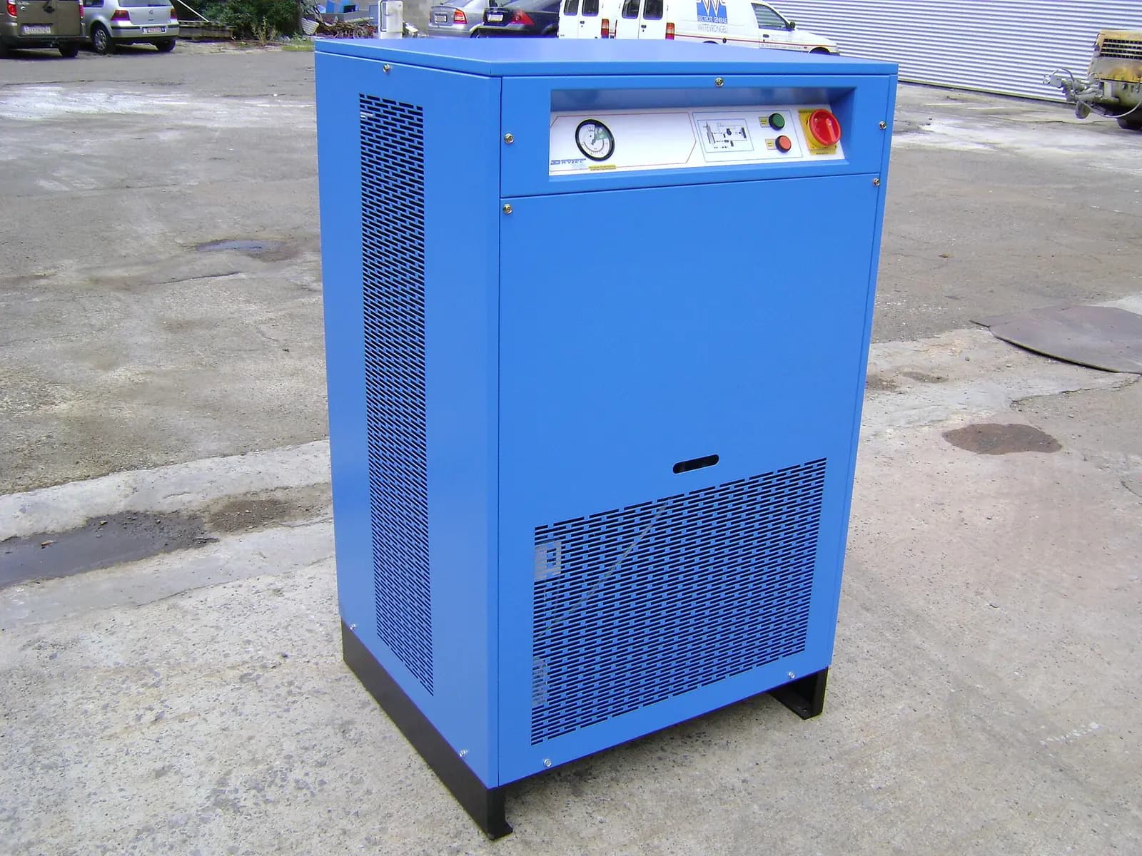 Refrigerated compressed-air dryer