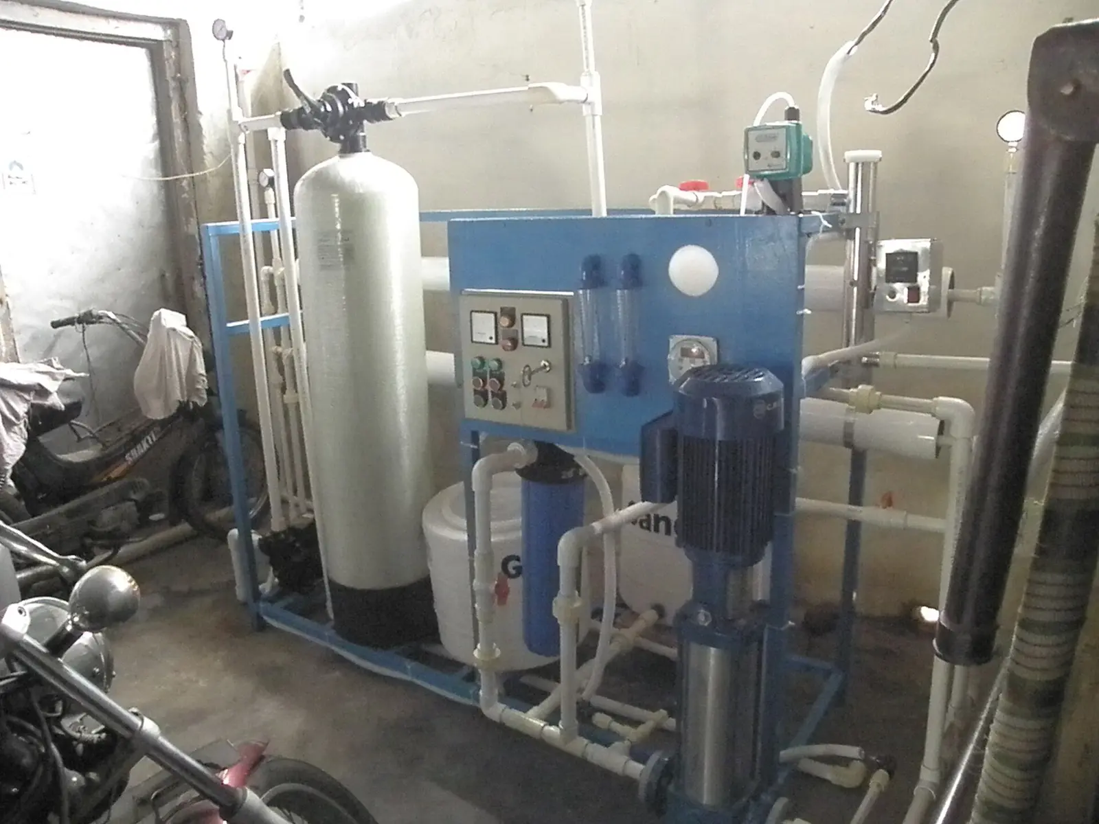 Commercial reverse osmosis water treatment plant