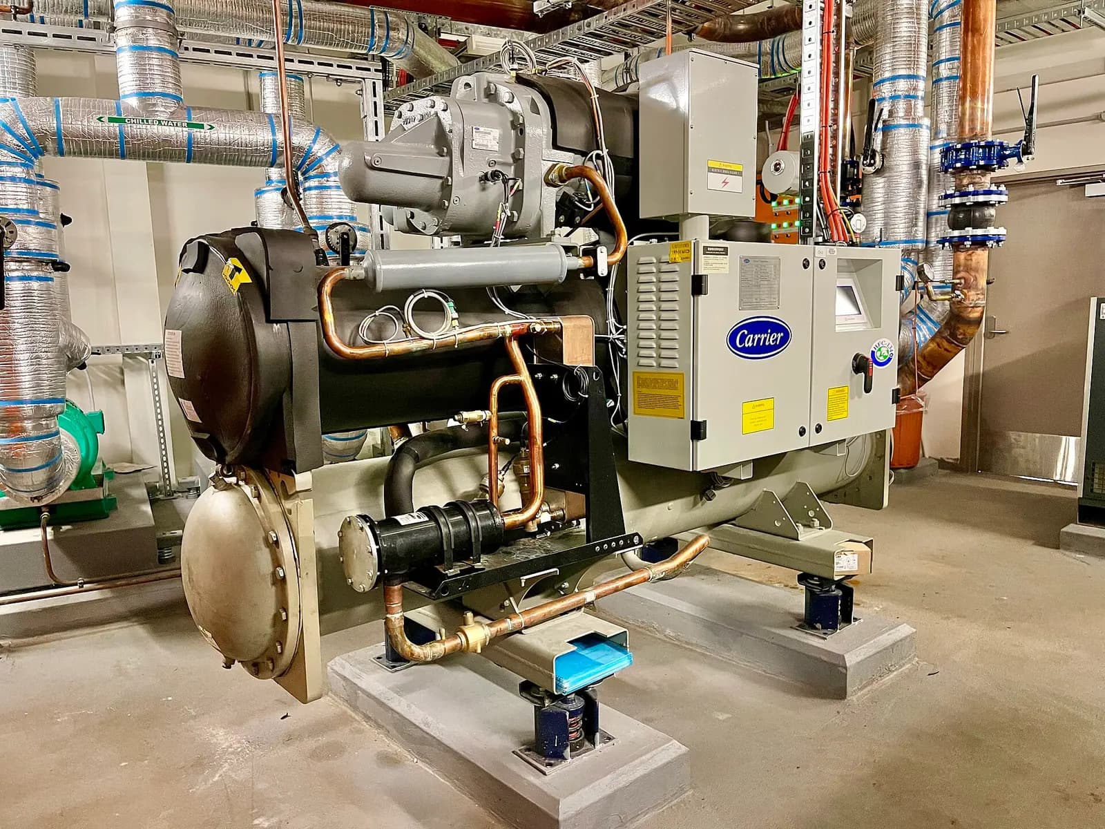 Water-cooled screw chiller